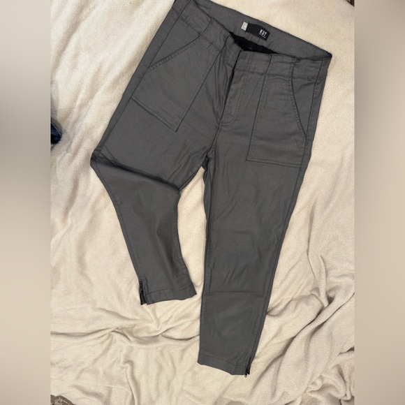 KUT from the Kloth Reese Straight Leg Size 14 - Picture 2 of 7